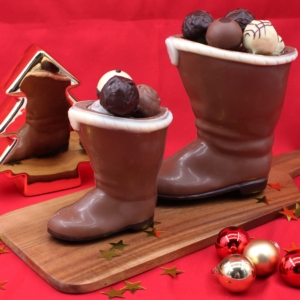 Nikolausstiefel aus Schokolade, Weihnachten Schokolade, Stiefel aus Schokolade, Weihnachtsdeko essbar, Deko Ideen Weihnachten, nachhaltige Weihnachtsdeko ohne plastik, Schoko Weihnachtsmann, Schokoladen Geschenk, Schokoladenfiguren