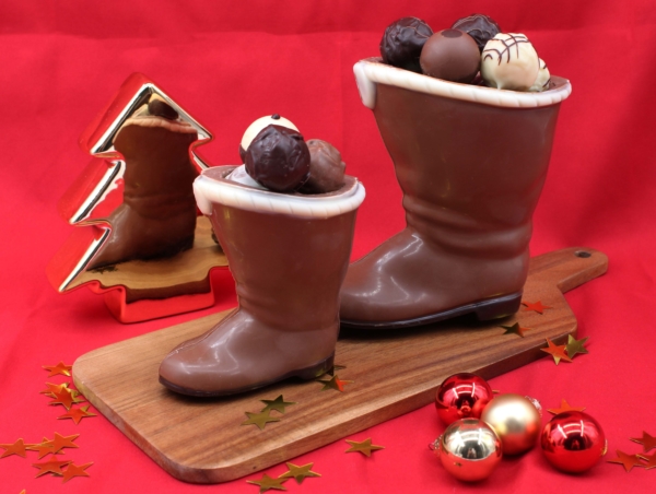 Nikolausstiefel aus Schokolade, Weihnachten Schokolade, Stiefel aus Schokolade, Weihnachtsdeko essbar, Deko Ideen Weihnachten, nachhaltige Weihnachtsdeko ohne plastik, Schoko Weihnachtsmann, Schokoladen Geschenk, Schokoladenfiguren