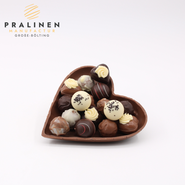 pralinenherz, herz aus schokolade, schokoladenschale, geschenk zum Valentinstag, Muttertag