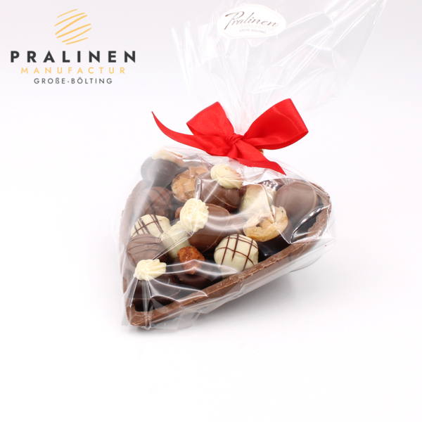 pralinenherz, herz aus schokolade, schokoladenschale, geschenk zum Valentinstag, Muttertag