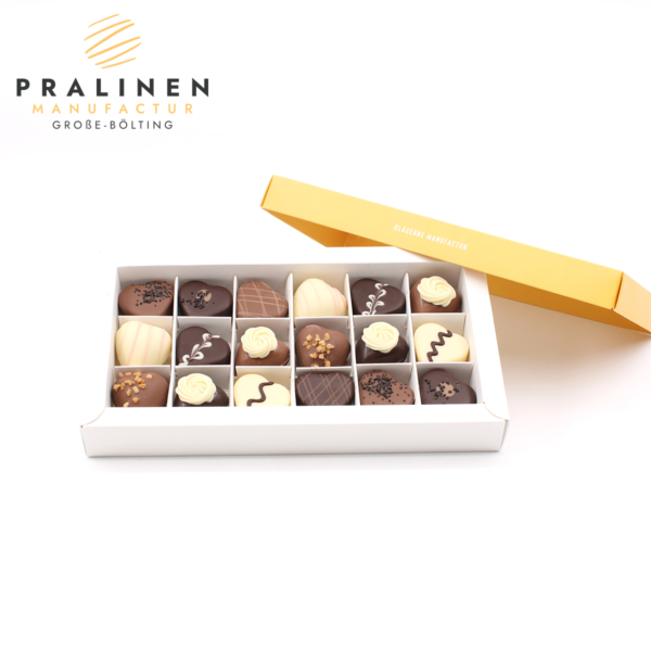 herzpralinen, pralinenherzen, pralinenform herzen, geschenkbox Valentinstag, Pralinen Valentinstag, Geschenk zu Valentinstag, Geschenk für Mutter, Muttertagsgeschenk,